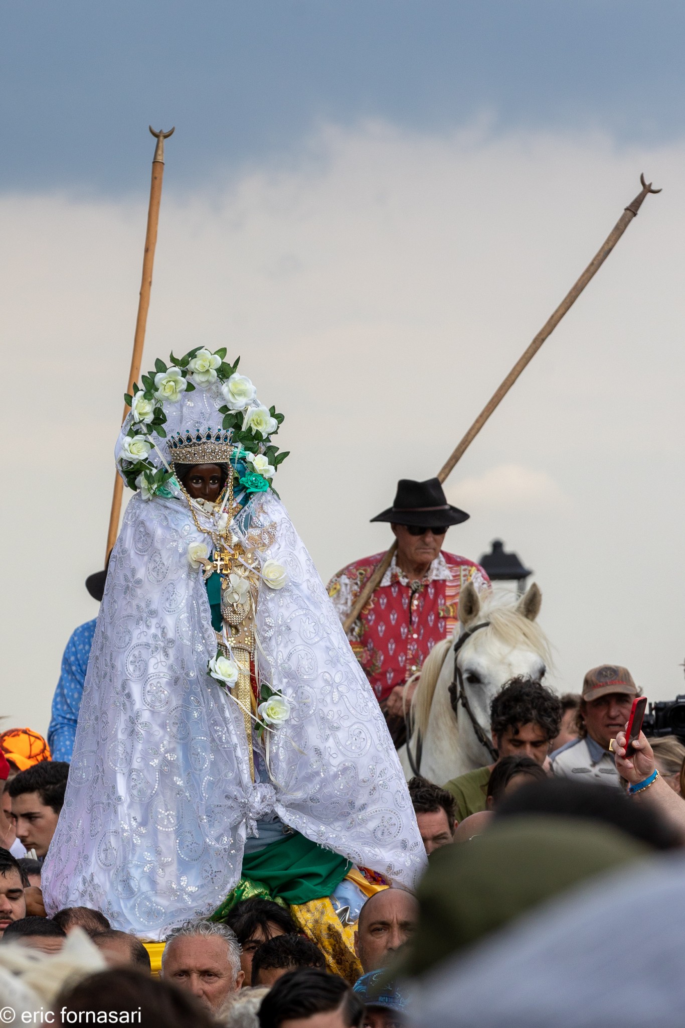 Pèlerinage-des-gitans-2023-50-24-mai-2023.jpg